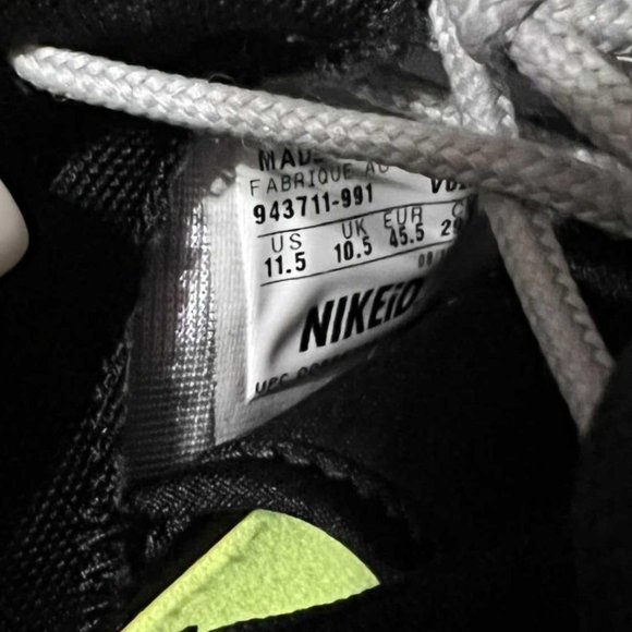 NIKE ID MENS 11.5 SHOES - WORN ONCE! - Picture 2 of 6